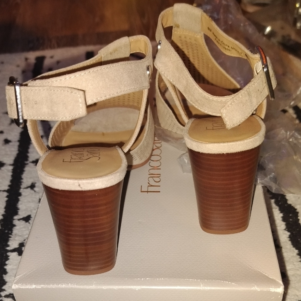 Franco Sarto Tan Perforated Chunky Heel Heels - Picture 5 of 8